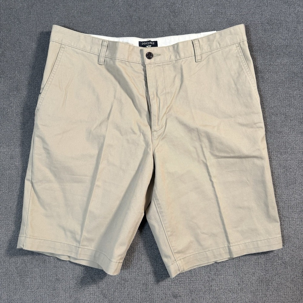 NWT Docker Perfect Short Men's Size 38 10.5" Inseam Tan Medium Wash